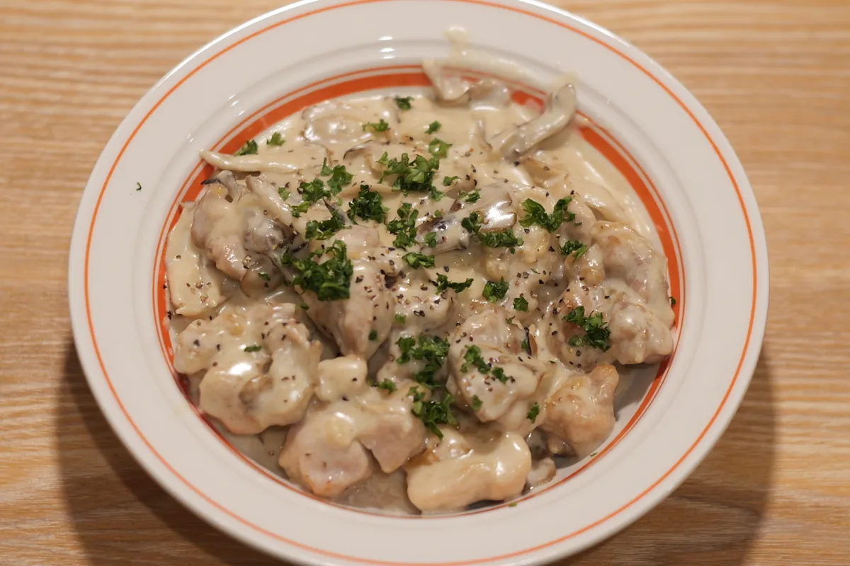Recipe 鶏もも肉と舞茸の濃厚クリーム煮