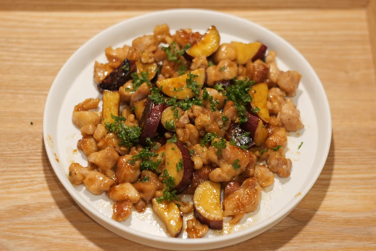 Recipe 鶏肉とさつまいものバター醤油炒め